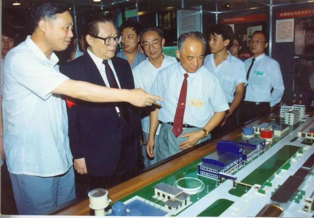 		深切思念 | 追忆江泽民同志对CA88成员企业的眷注_责任动态_CA88集团有限公司	