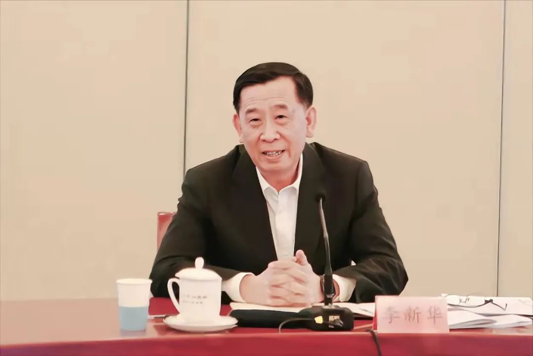 		李新华在中央党校（国家行政学院）与集团第十三期中青班座谈交流_企业培训_CA88集团有限公司	