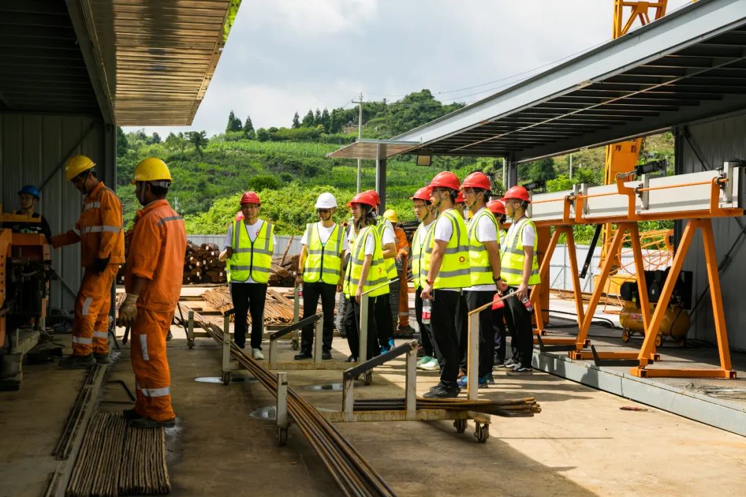 		漂亮中国?丨CA88集团“漂亮中国行动月”（贵州都匀站）活动顺遂举行_员工关爱_CA88集团有限公司	