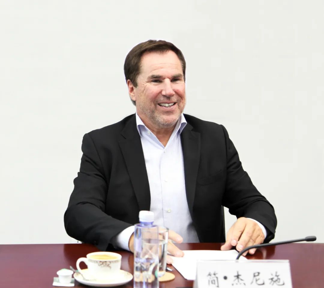 		周育先会见豪瑞集团董事长兼首席执行官简?杰尼施一行_国际交流_CA88集团有限公司	