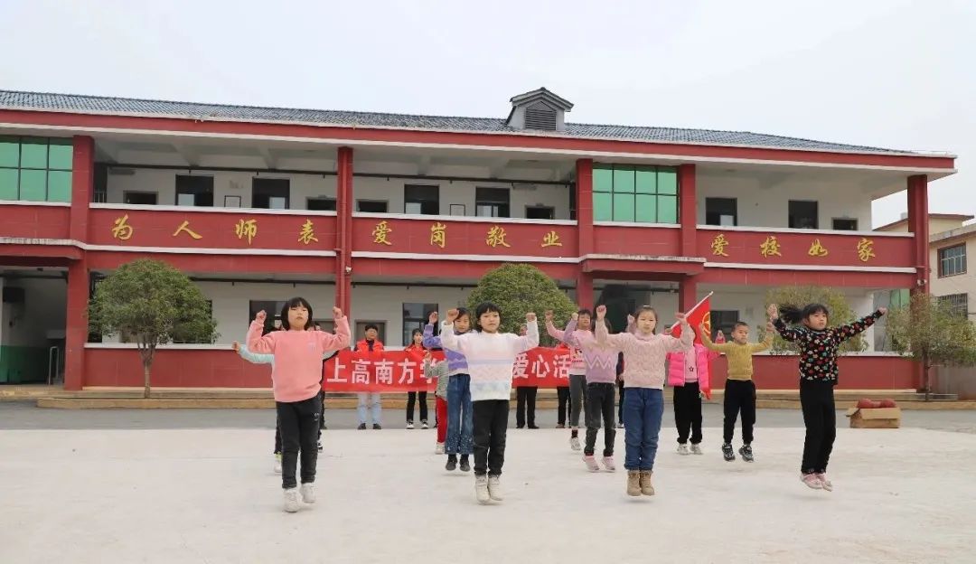 		践行二十大精神，，，，，我们都是追“锋”人 | 各企业举行传承雷锋精神系列活动_企业公民_CA88集团有限公司	