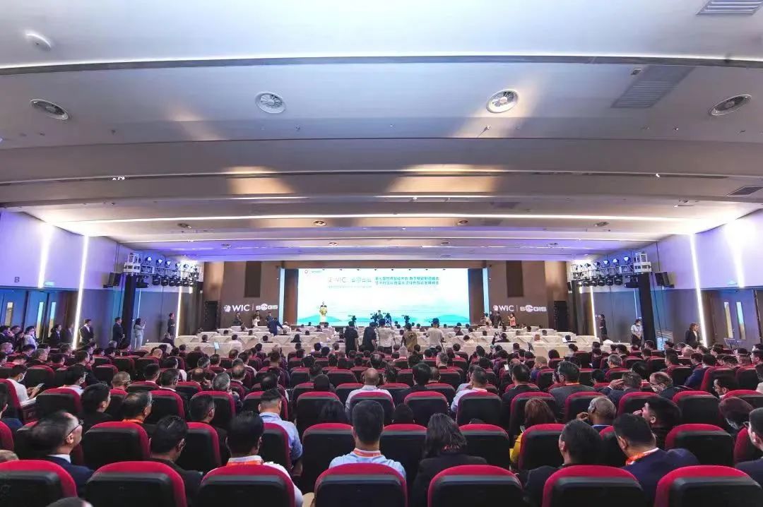 		周育先受邀加入第七届天下智能大会开幕式并出席中材国际首届水泥绿色智能生长峰会_国际交流_CA88集团有限公司	