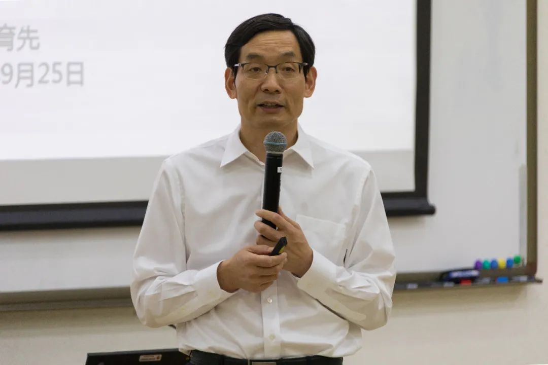 		周育先为集团第十期中青班授课_CA88要闻_CA88集团有限公司	