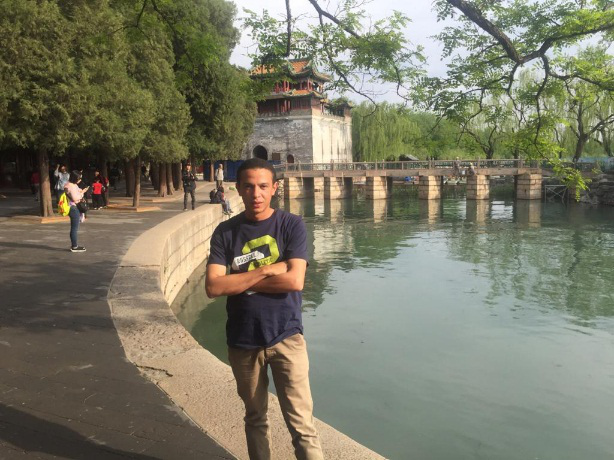 		外洋员工故事 | 嘿，，，，，来熟悉下CNBM的“钢铁侠”吧_人物_CA88集团有限公司	