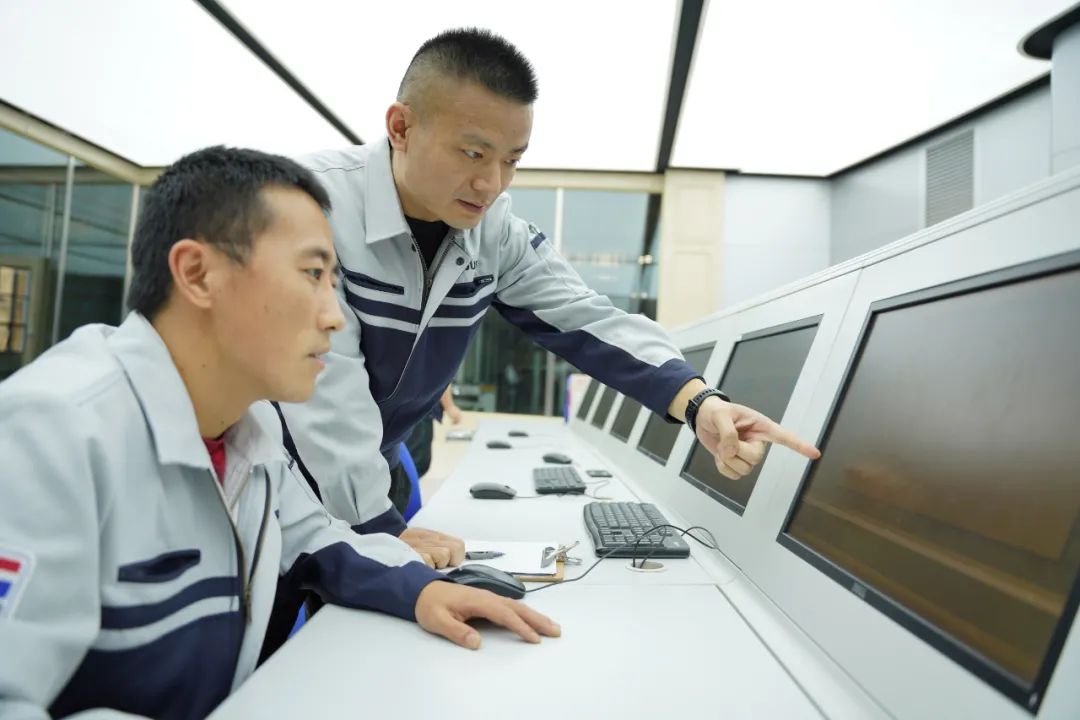		最美建材人 | 中国巨石张绍志：坚守通俗的“仔细人”_人物_CA88集团有限公司	