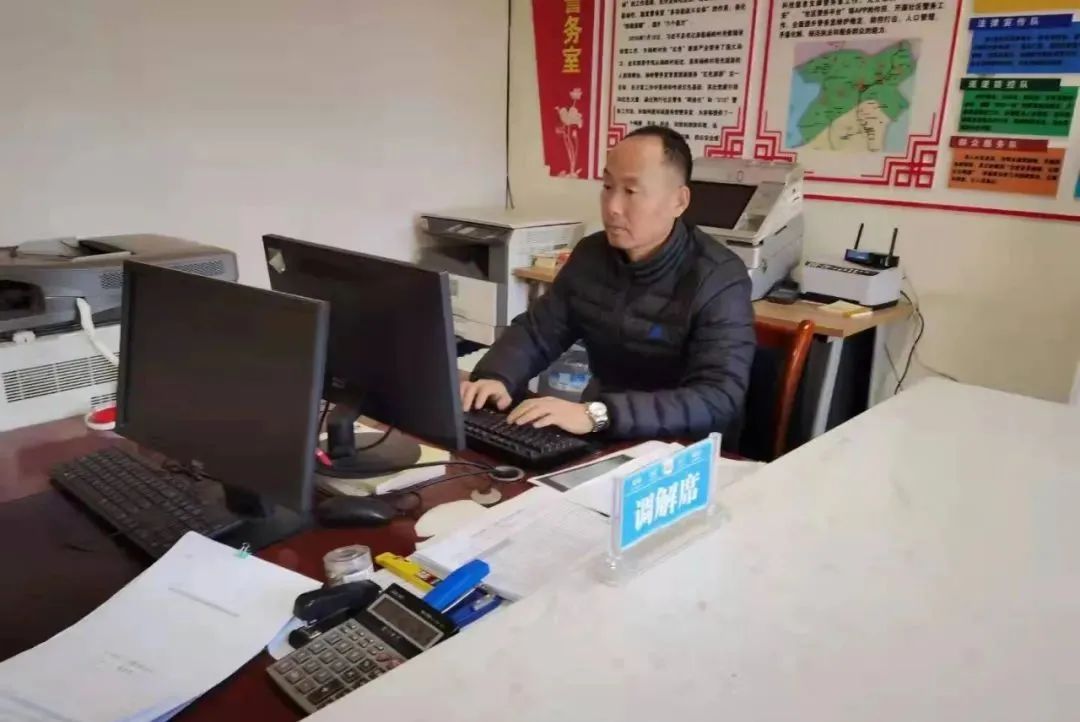 		最美建材人 | 咸阳陶瓷院雷先锋:心系黎民冷暖 助力墟落振兴的“第一书记”_人物_CA88集团有限公司	