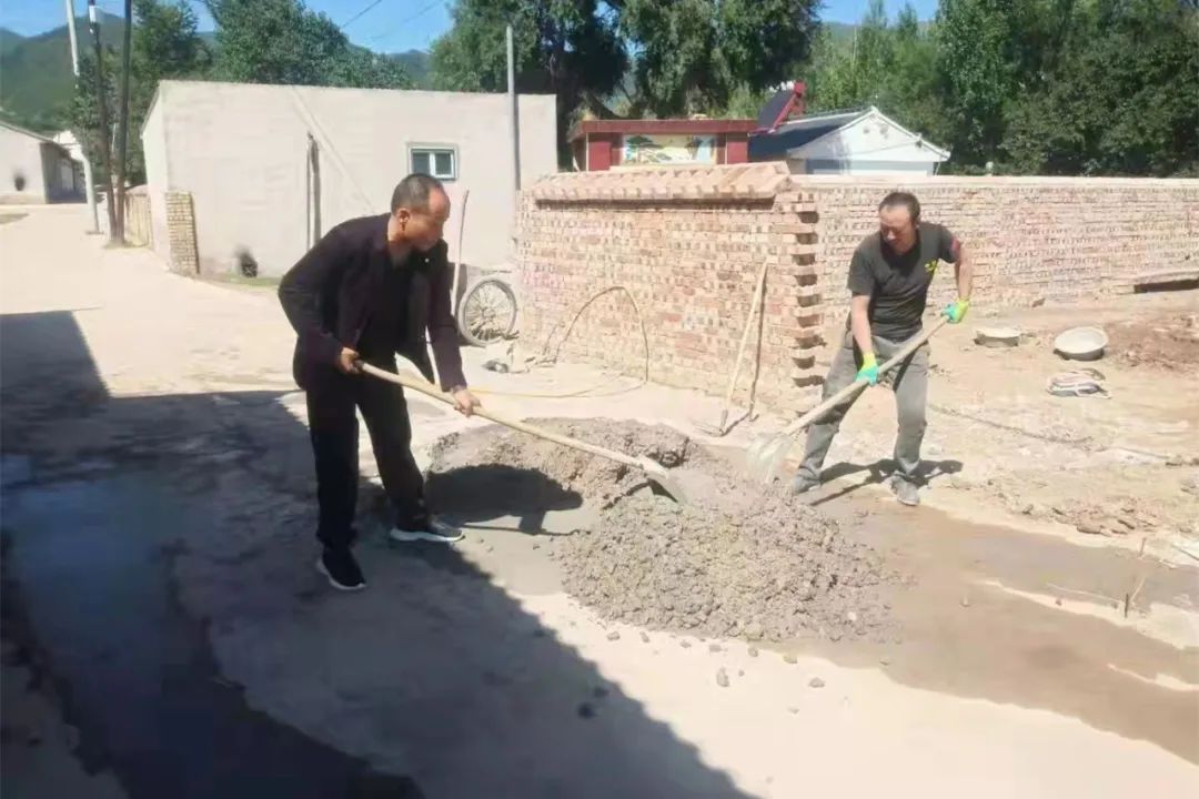 		最美建材人 | 咸阳陶瓷院雷先锋:心系黎民冷暖 助力墟落振兴的“第一书记”_人物_CA88集团有限公司	