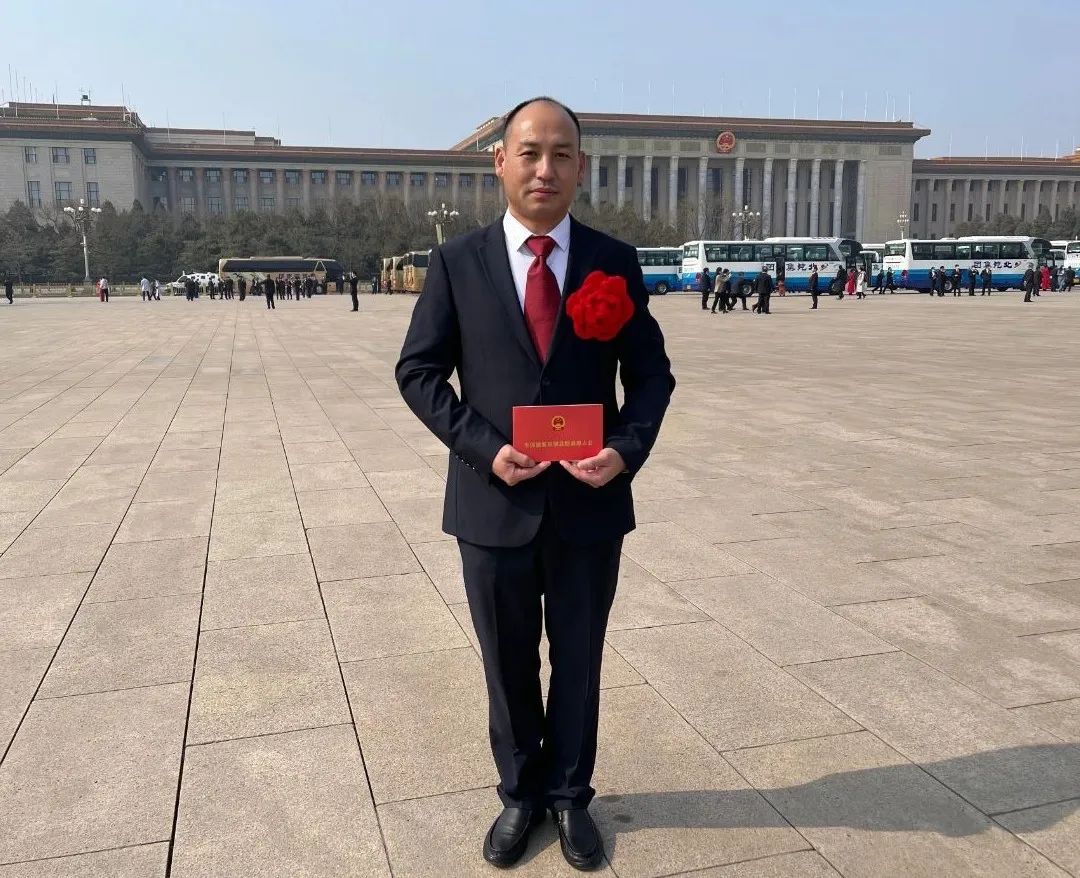		天下脱贫攻坚总结表扬大会在京召开 | CA88集团扶贫干部获得先进小我私家声誉称呼_企业公民_CA88集团有限公司	