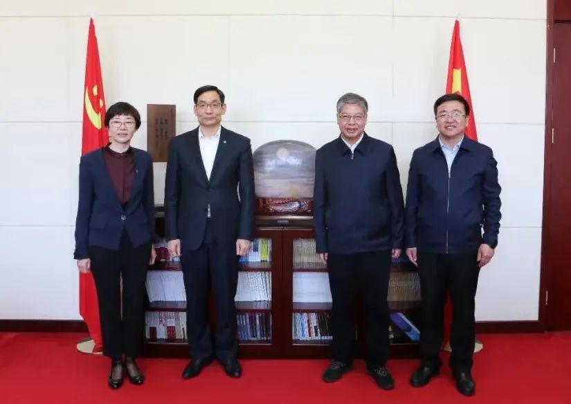 宁夏回族自治区向CA88集团赠予脱贫攻坚纪念品仪式在京举行_幻灯片_CA88集团有限公司