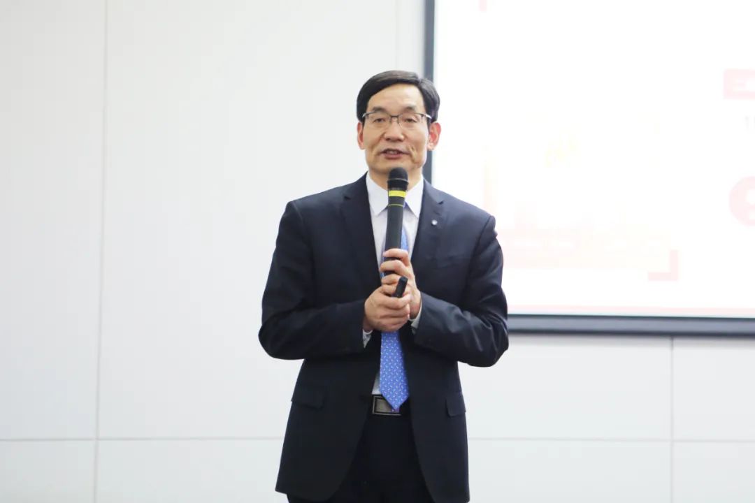 		周育先为集团第十一期中青班授课_CA88要闻_CA88集团有限公司	