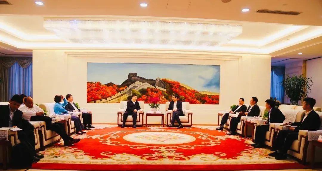 		周育先与安徽省副省长章曦举行谈判_CA88要闻_CA88集团有限公司	