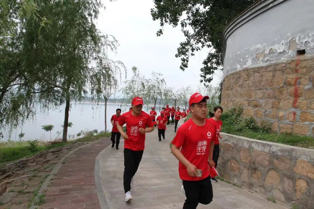 		党旗百年红，，，，，让我们追随媒体脚步“随机”走访企业 | 附视频_要闻_CA88集团有限公司	