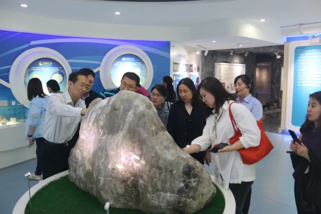 		党旗百年红，，，，，让我们追随媒体脚步“随机”走访企业 | 附视频_要闻_CA88集团有限公司	