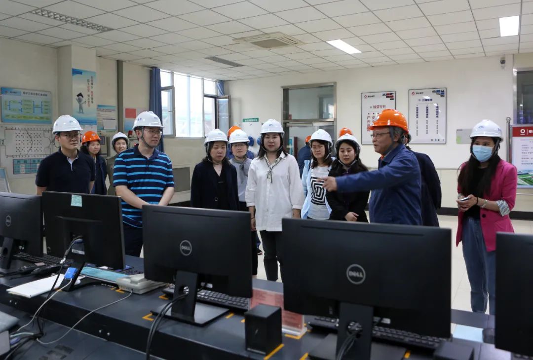 		党旗百年红，，，，，让我们追随媒体脚步“随机”走访企业 | 附视频_要闻_CA88集团有限公司	