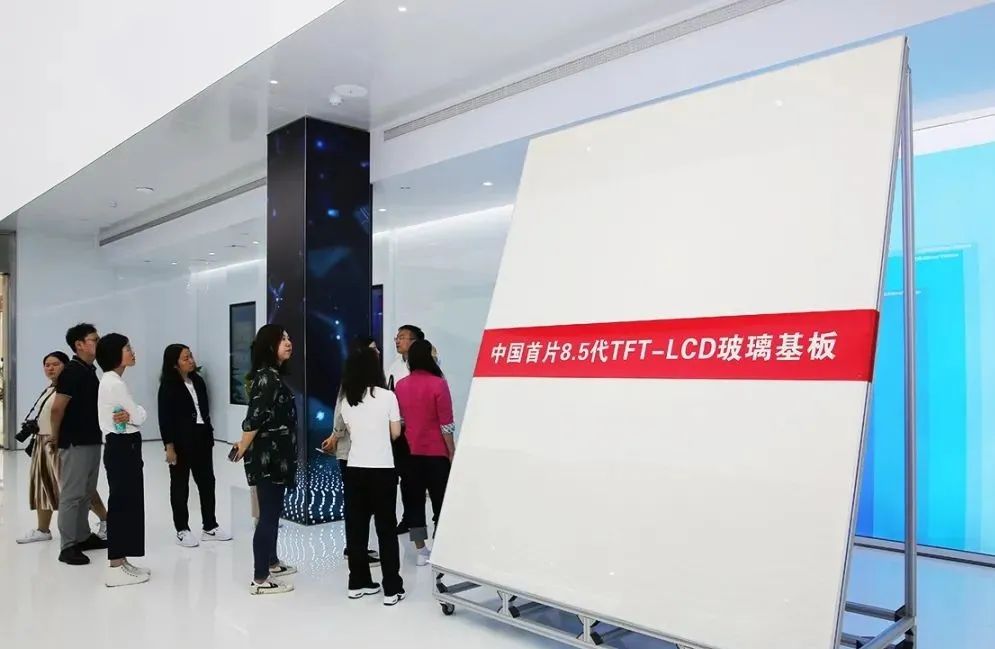 		党旗百年红，，，，，让我们追随媒体脚步“随机”走访企业 | 附视频_要闻_CA88集团有限公司	