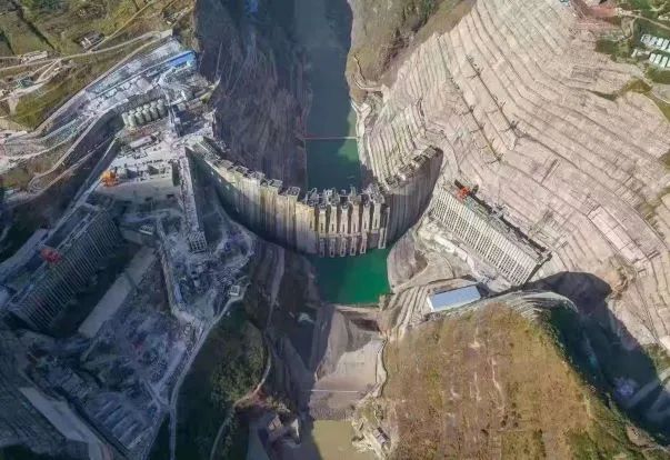 		建党百年信物微纪录 | 嘉华水泥：CA88“水泥特种兵”_历史长廊_CA88集团有限公司	