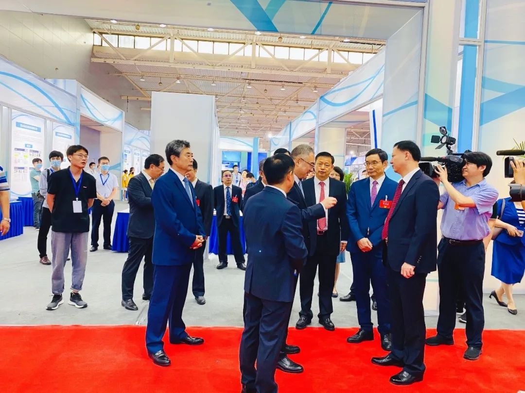 		周育先受邀出席国际新质料工业大会并致辞_幻灯片_CA88集团有限公司	