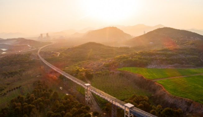		办实事 暖人心 | 践行“两山”理论，，，，，，南方水泥“空中走廊”二期项目投运_办实事暖人心_CA88集团有限公司	
