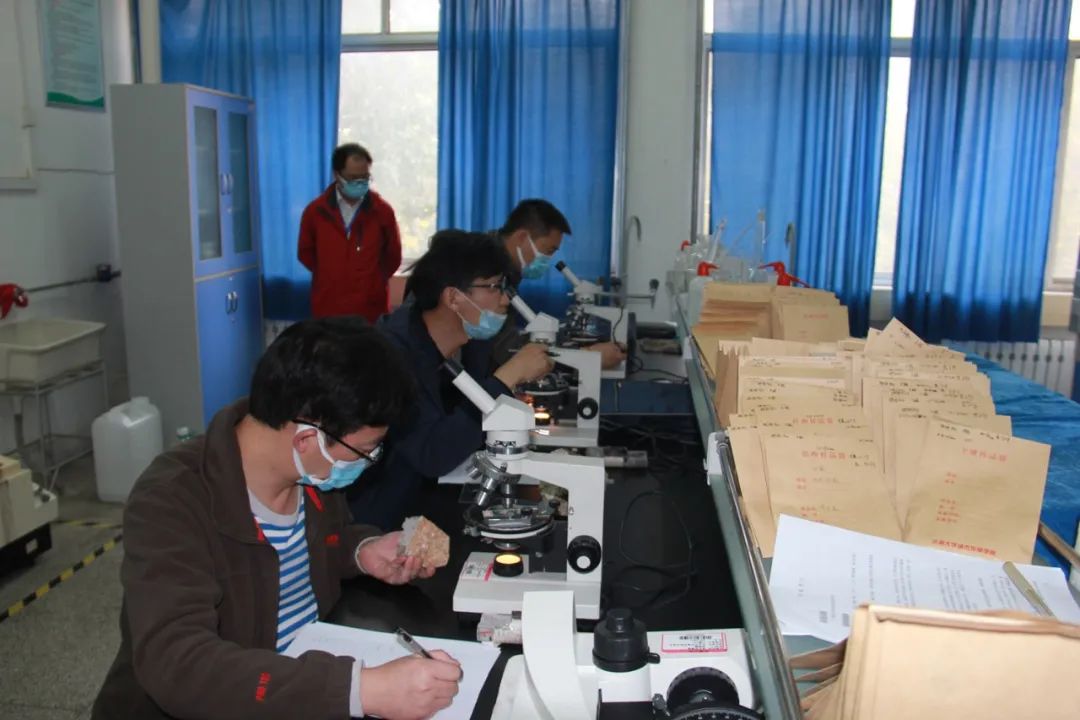 		最美建材人 | 地勘中心四川总队高显忠：扎根野外一线13年 为地勘事业作孝顺_故事_CA88集团有限公司	