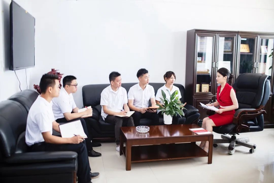 		最美建材人 | 湖南株洲南方新质料王芳：在“跨界”的职业生涯中留下一起芳香 ?_最美建材人_CA88集团有限公司	