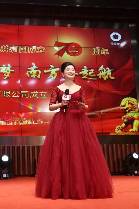 		最美建材人 | 湖南株洲南方新质料王芳：在“跨界”的职业生涯中留下一起芳香 ?_最美建材人_CA88集团有限公司	