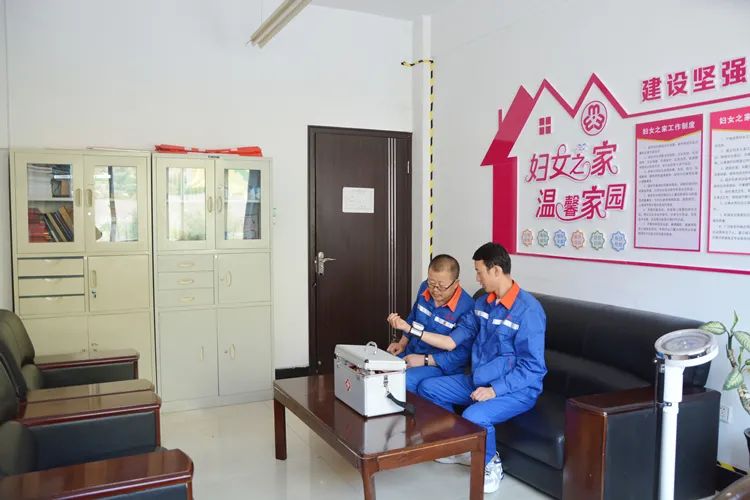 		办实事 暖人心 |祁连山水泥民和公司：解决职工卫生康健小事_故事_CA88集团有限公司	