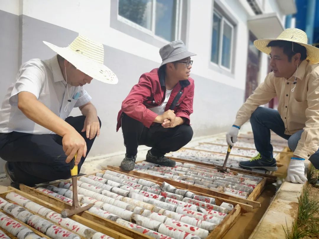 		最美建材人 | 安徽总队郑明辉：新时代地质达人_人物_CA88集团有限公司	