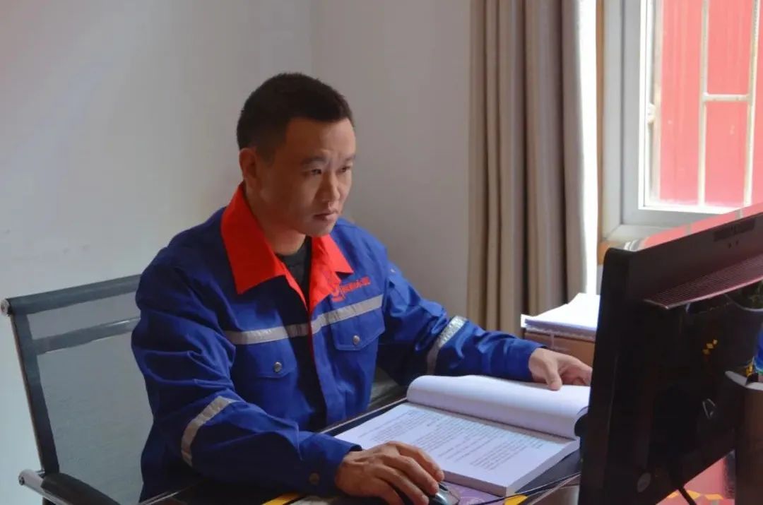 		最美建材人 | 云南远东水泥张伟：在热爱中度过有苦有累、有功有趣的十六年_人物_CA88集团有限公司	