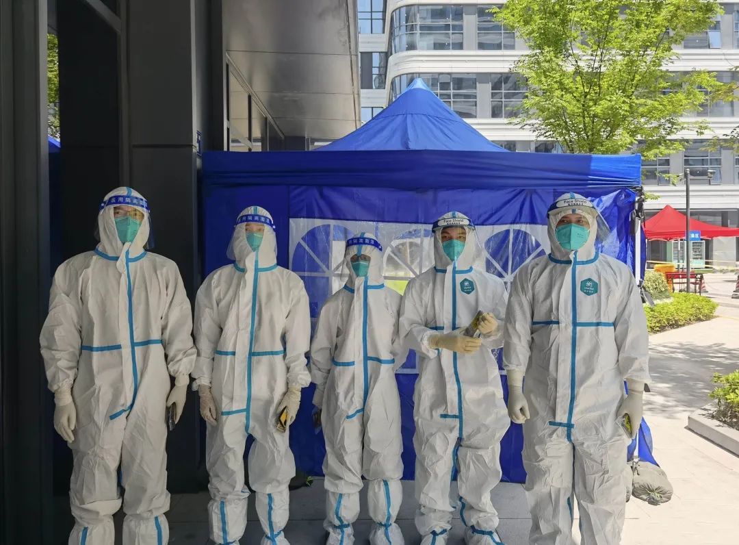 		最美抗疫自愿者 | 北新建材高华军：“五一”劳动节做防疫自愿者_人物_CA88集团有限公司	