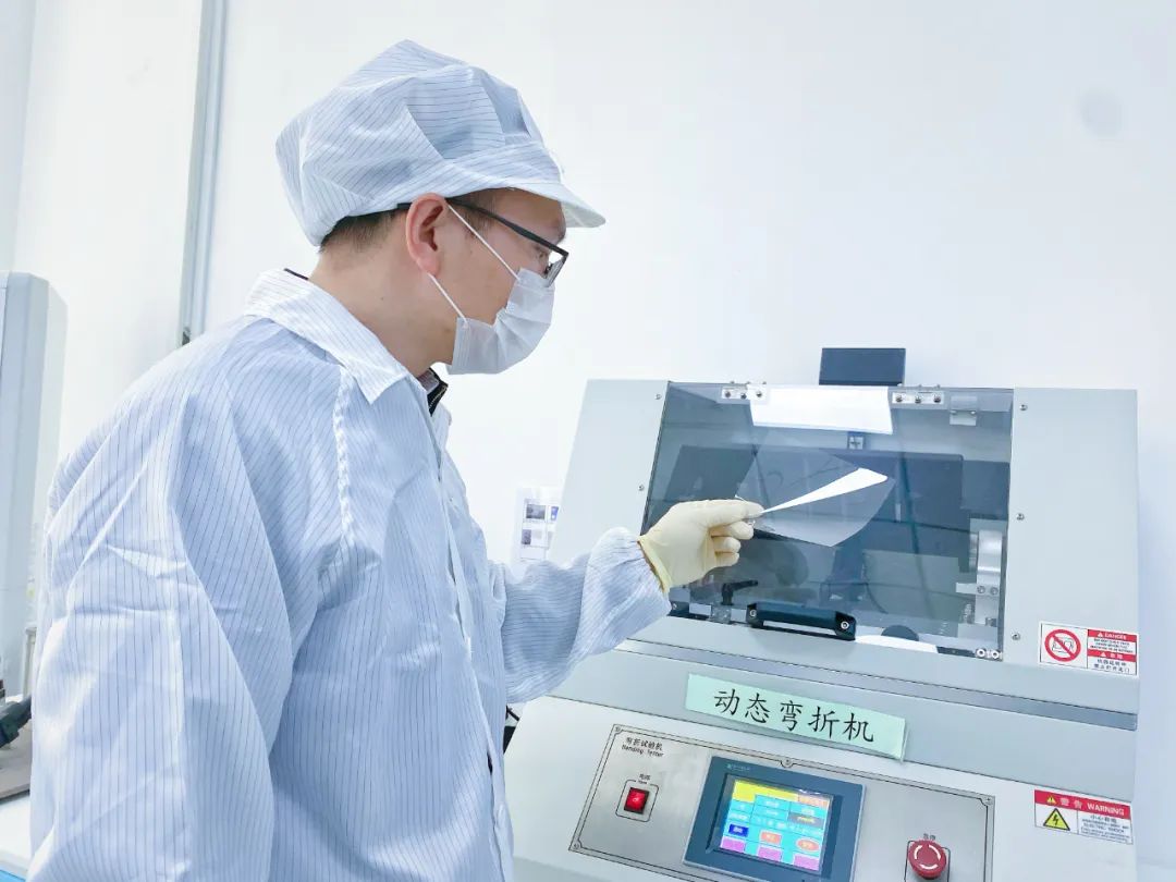 		最美科研先锋 | 凯盛科技股份UTG事业部杨金发：起劲刷新工艺，，，，，做新型手艺攻坚者_人物_CA88集团有限公司	