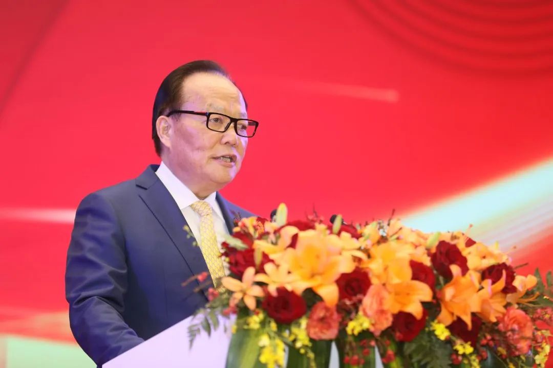 		集团向导出席巨石三十周年相助洽谈活动_幻灯片_CA88集团有限公司	