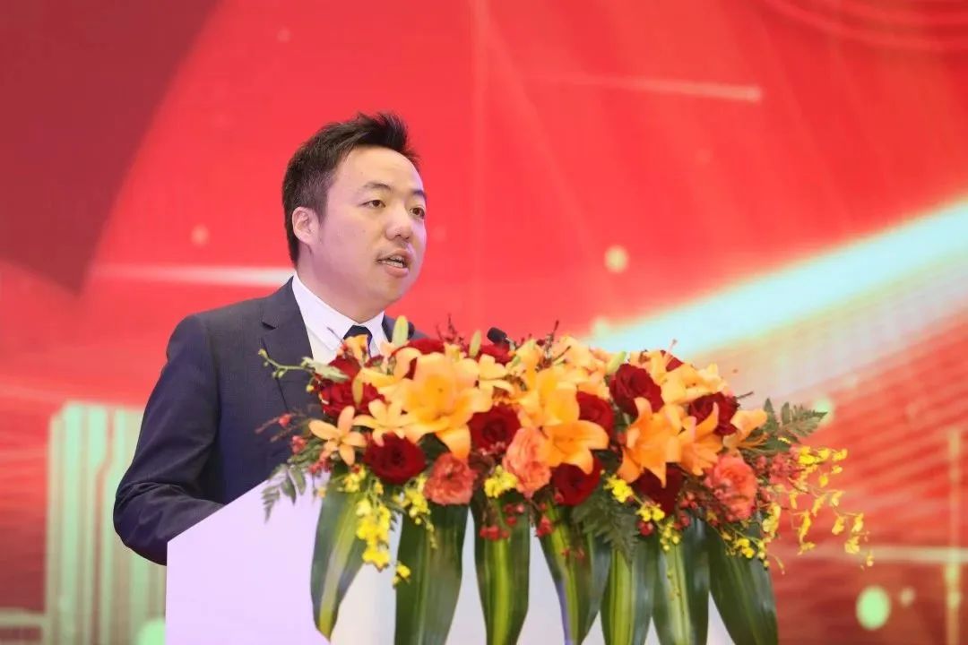 		集团向导出席巨石三十周年相助洽谈活动_幻灯片_CA88集团有限公司	