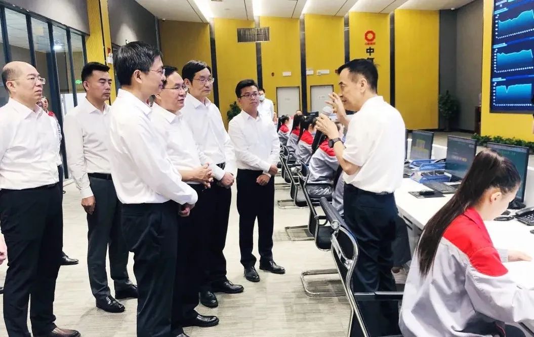 		张玉卓调研中复神鹰西宁公司，，，，强调加大新质料等战略性新兴工业结构_幻灯片_CA88集团有限公司	