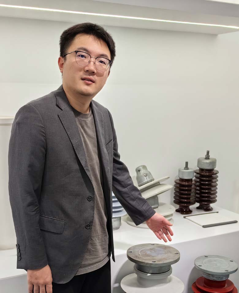 		丝路员工生长记③ | 南非外洋仓花甲销售阿米莉亚·丹尼斯·博思玛 & 电瓷小将披荆斩棘者张冰_人物_CA88集团有限公司	