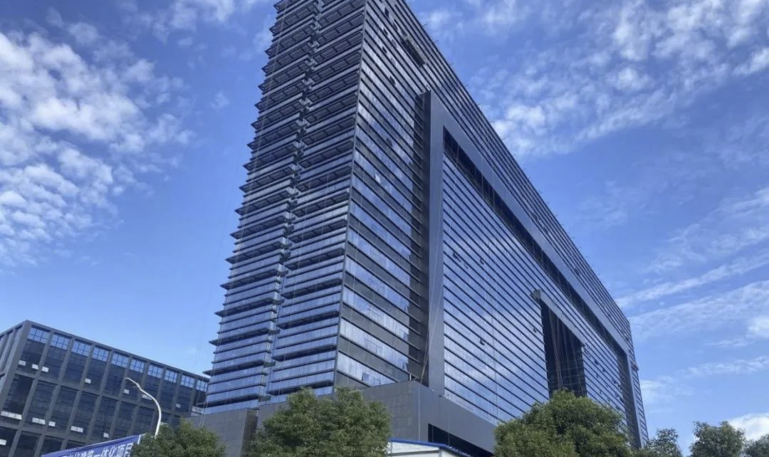 		《人民日报》聚焦绿色建材！凯盛发电玻璃助力修建业转型升级_媒体报道_CA88集团有限公司	