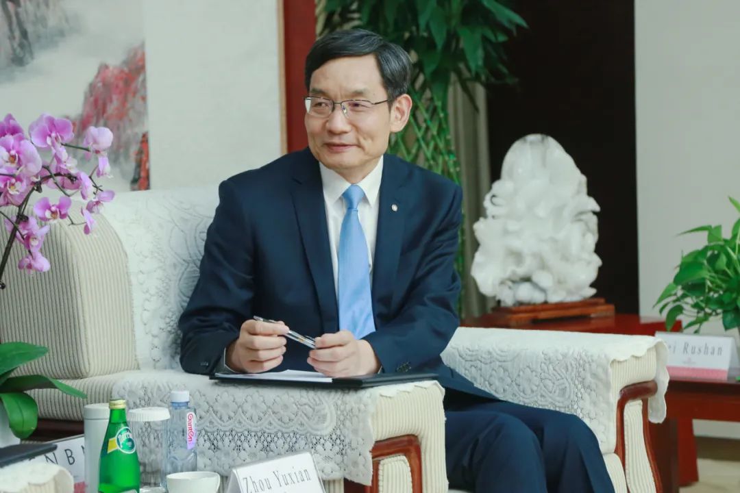 		周育先会见霍尼韦尔全球董事长兼首席执行官柯伟茂一行_幻灯片_CA88集团有限公司	