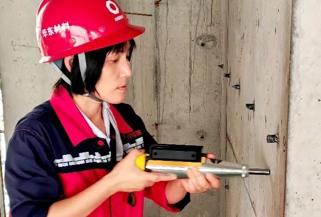 		 最美工程手艺职员 | 华东质料何桂珍的“三颗心” _人物_CA88集团有限公司	