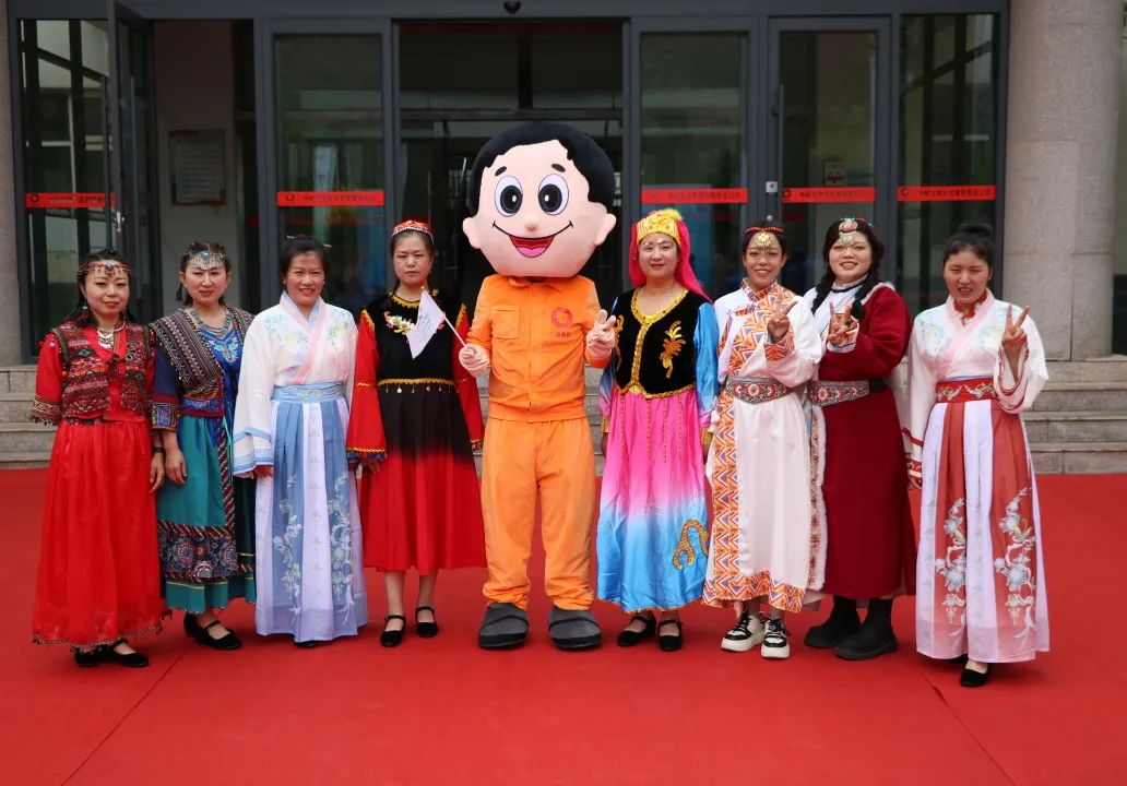 		 善用资源开放日⑥ | 走进连云港中复神鹰、贵州威宁西南、宁夏赛马、中材甘肃等企业，，，，感受满满科技力~ _企业动态_CA88集团有限公司	