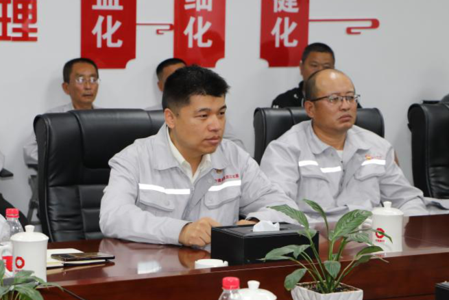 		 中央企业劳动模范 | 在生长石墨新质料工业的蹊径上奋力奔驰——黑龙江石墨副总司理胡锐 _人物_CA88集团有限公司	