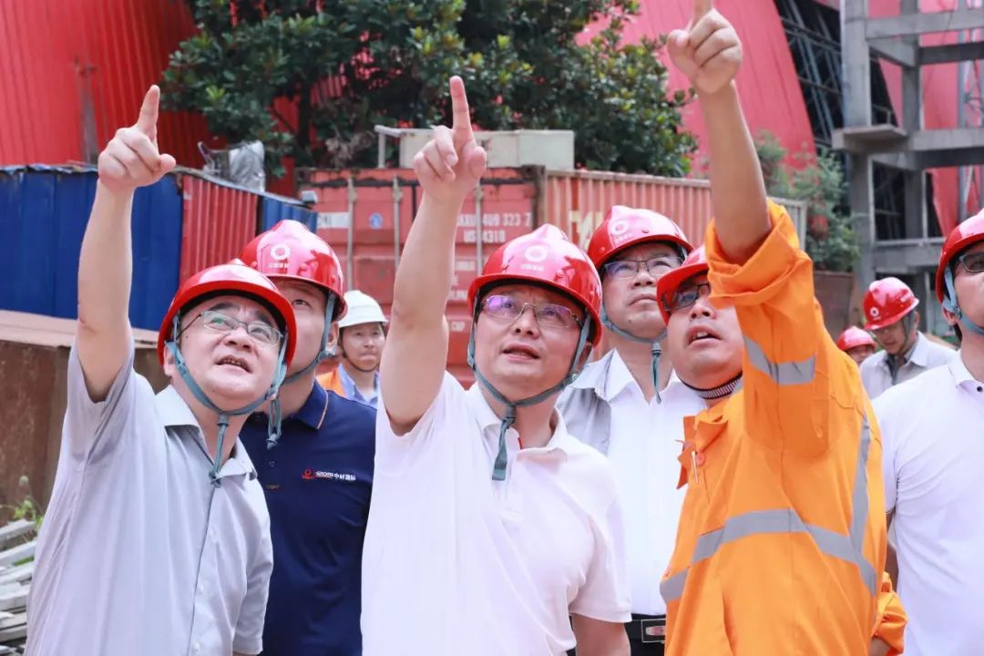 		 中央企业劳动模范 | 笃行实干 敢做善成 以“新”发力开启古板制造新篇——南方水泥党委副书记、总裁段振洪 _人物_CA88集团有限公司	