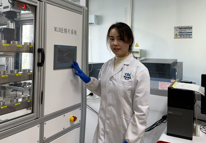 		 科研助理在一线丨高丹丹：用科学严守修建清静的第一道防地 _人物_CA88集团有限公司	