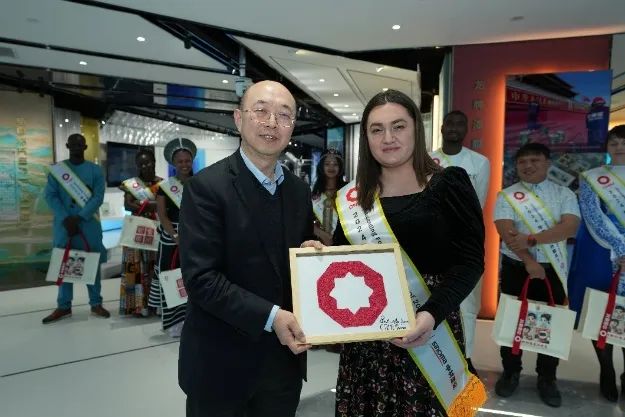 		 常张利亲热会见中材建设2024年优异外籍员工 _CA88要闻_CA88集团有限公司	