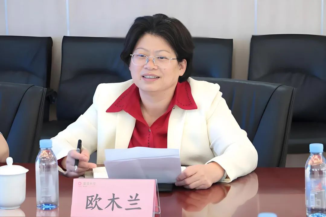 		 光线闪亮的CA88大女主驾到~ _人物_CA88集团有限公司	