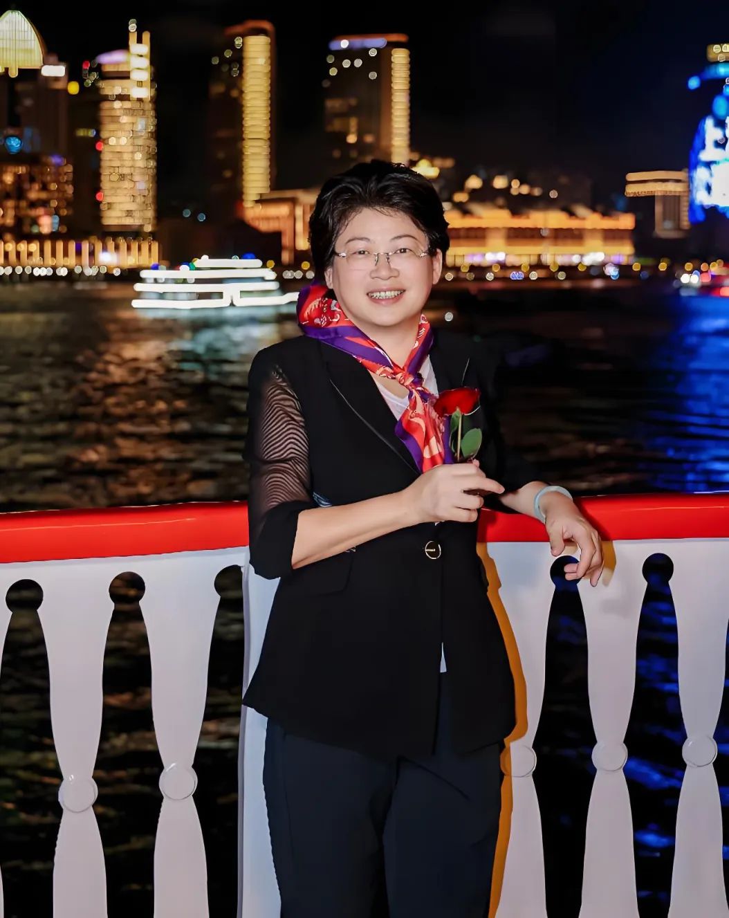 		 光线闪亮的CA88大女主驾到~ _人物_CA88集团有限公司	