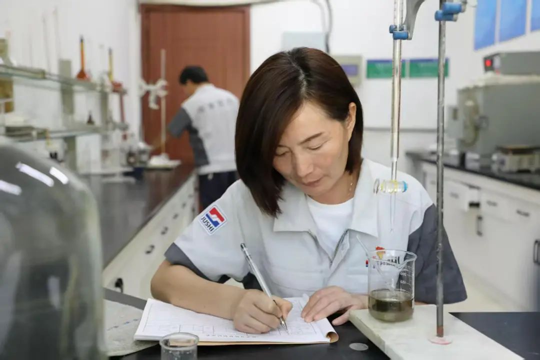 		 光线闪亮的CA88大女主驾到~ _人物_CA88集团有限公司	