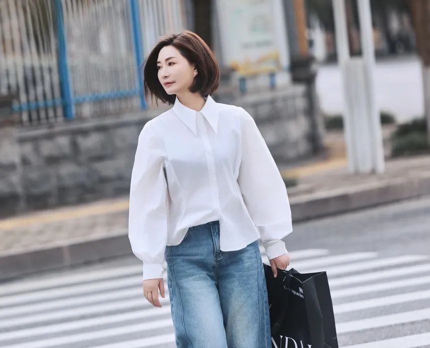 		 光线闪亮的CA88大女主驾到~ _人物_CA88集团有限公司	
