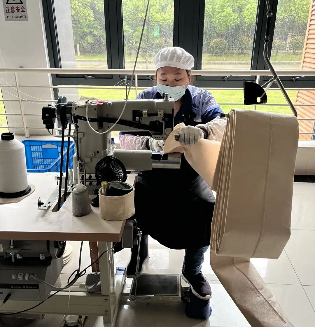 		 光线闪亮的CA88大女主驾到~ _人物_CA88集团有限公司	