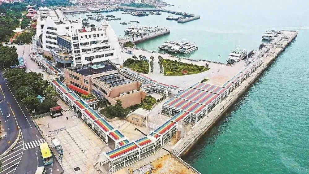 		科技范儿 | 让既有修建“绿”起来！碲化镉发电玻璃入选住建部典范案例_企业动态_CA88集团有限公司	