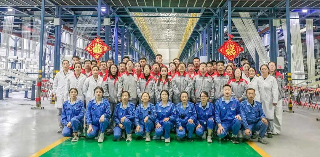		以“中国强度”铸造大国筋骨：中复神鹰西宁公司青年团队荣获中国青年五四奖章整体_企业动态_CA88集团有限公司	