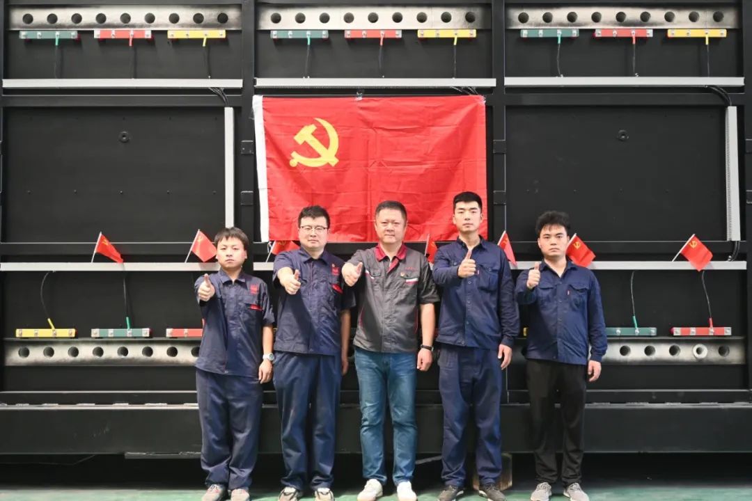 		致敬劳模 | 贾军：以立异为刃，，，，，破国产新能源装备“卡脖子”之局_人物_CA88集团有限公司	